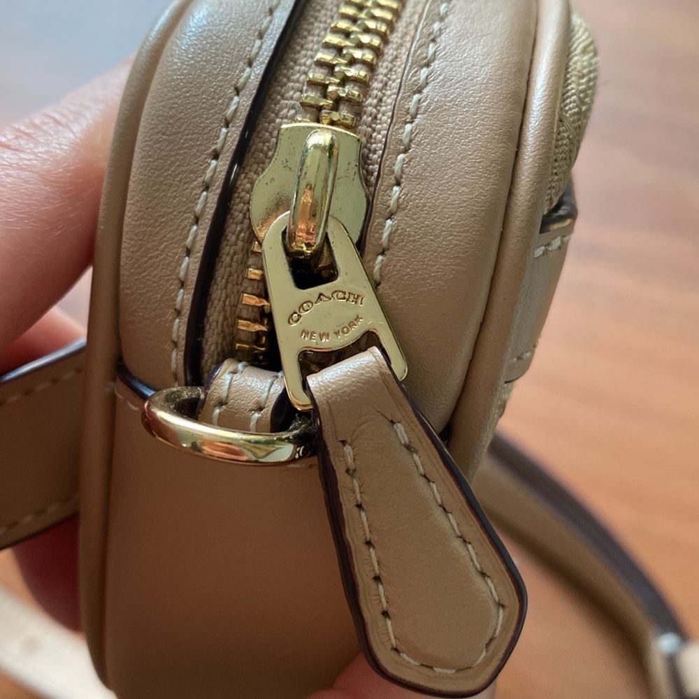 Coach Ivie Womens Beige Convertible Gold Zip Jacquard Small Belt Crossbody Bag - Picture 14 of 15